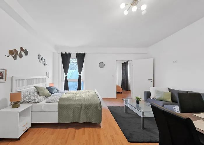 Central Stockerau View 2 Bedroom For 4